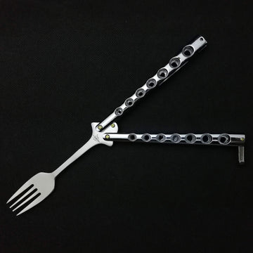 PinbWD butterfly fork and spoon outdoor-use setup for camping.