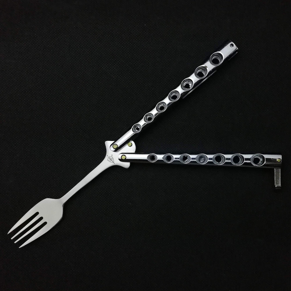 PinbWD butterfly fork and spoon outdoor-use setup for camping.