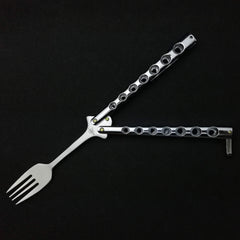 PinbWD butterfly fork and spoon outdoor-use setup for camping.