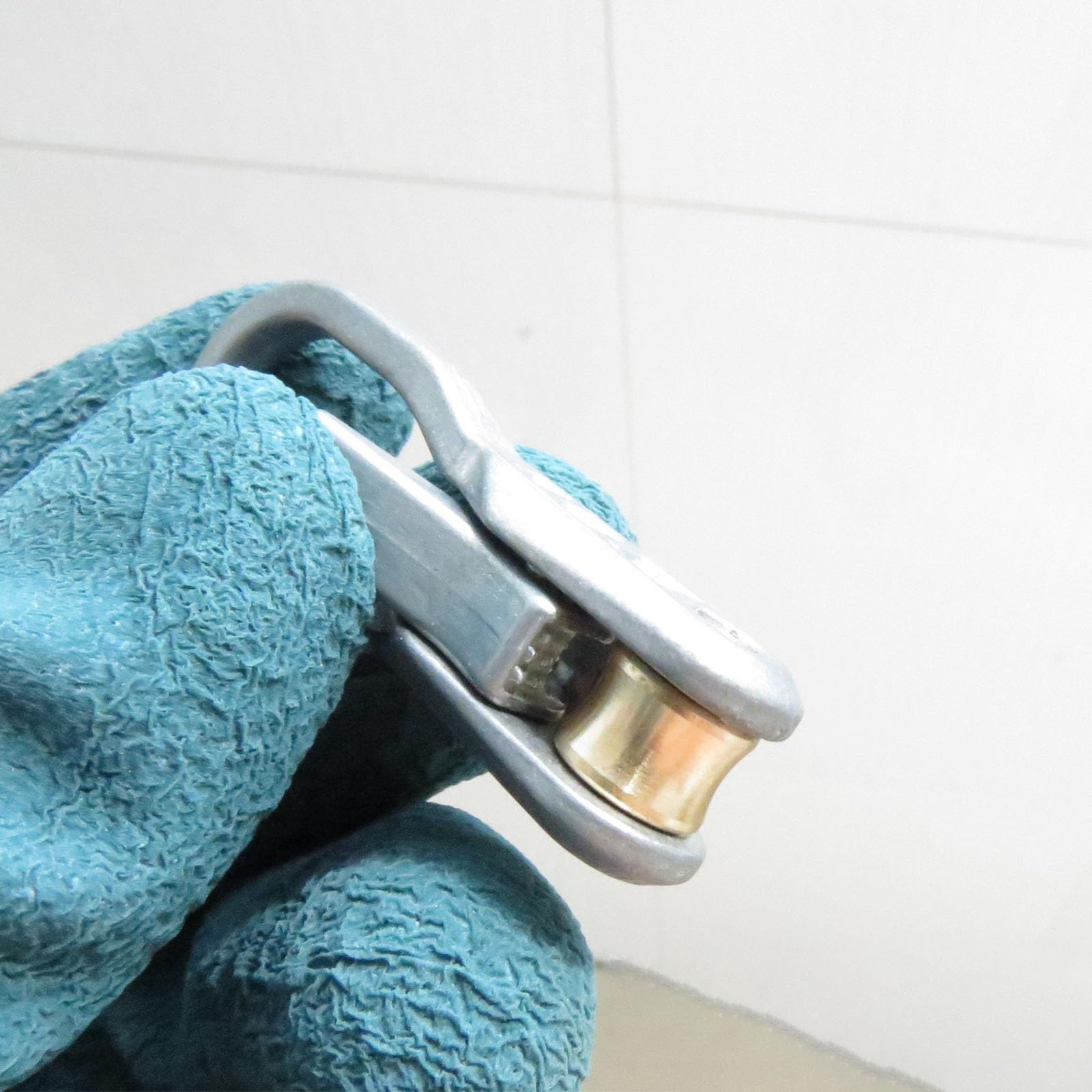 Pinenalo pack-ready tensioners simplify on-the-go strapping and organization