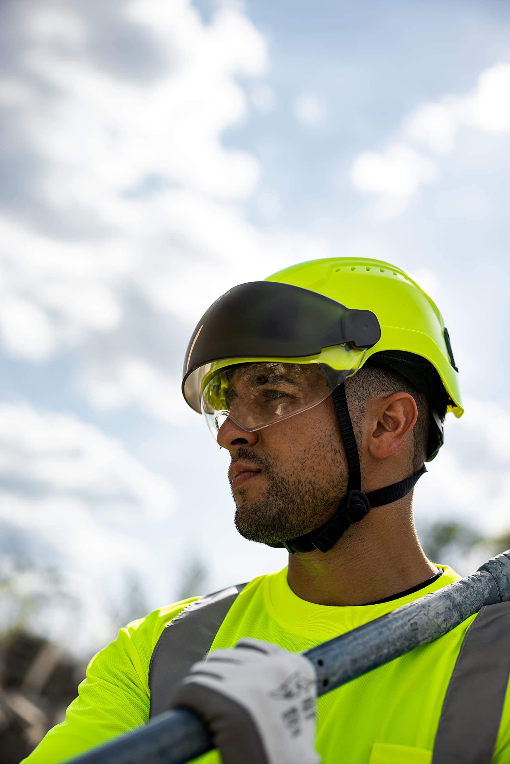 Comfort padding above the brow for extended-wear comfort.