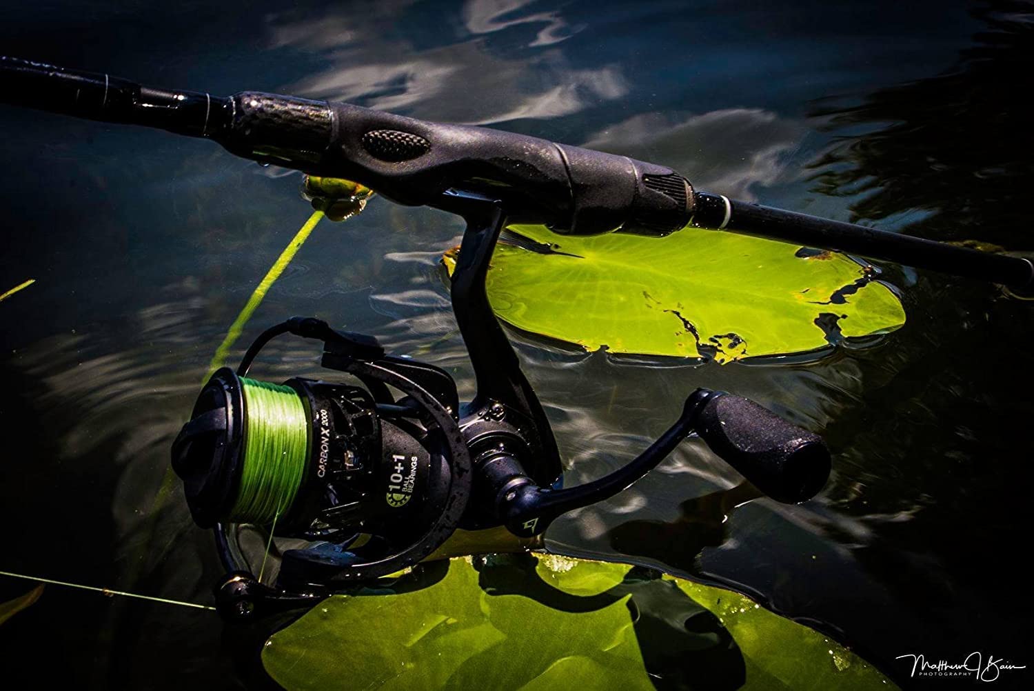 Piscifun Carbon X - hollow spool and EVA knob deliver precise control and comfort.