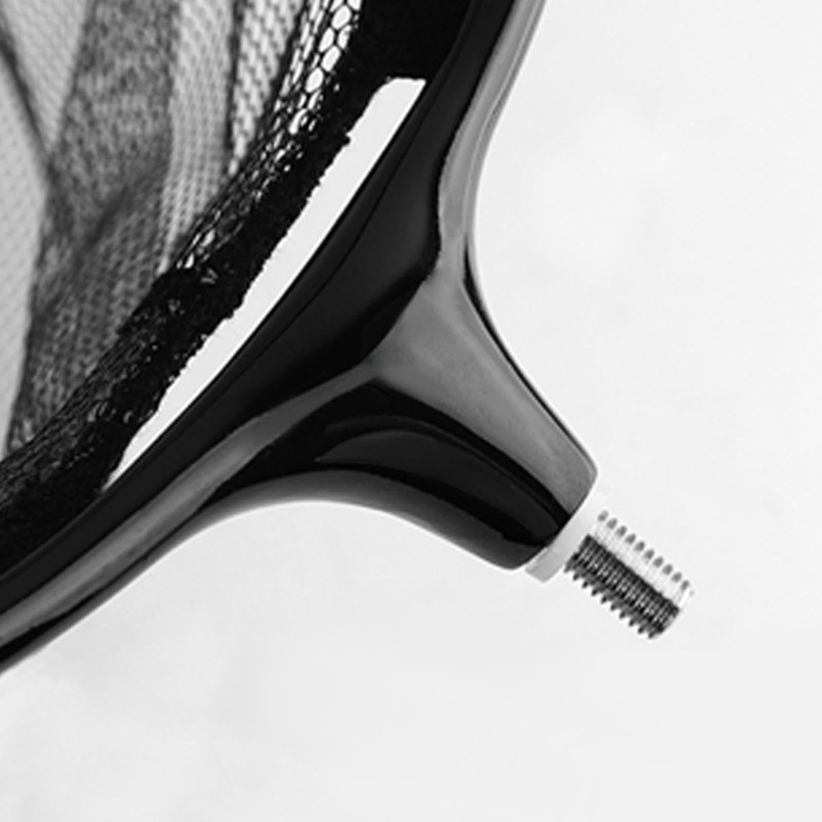 Pistro smooth rubber surface reduces water resistance for clean netting in water.