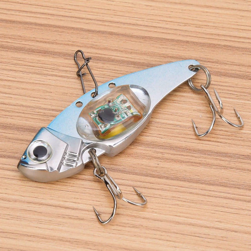 Plplaaoo lure light vibration design showing natural underwater motion