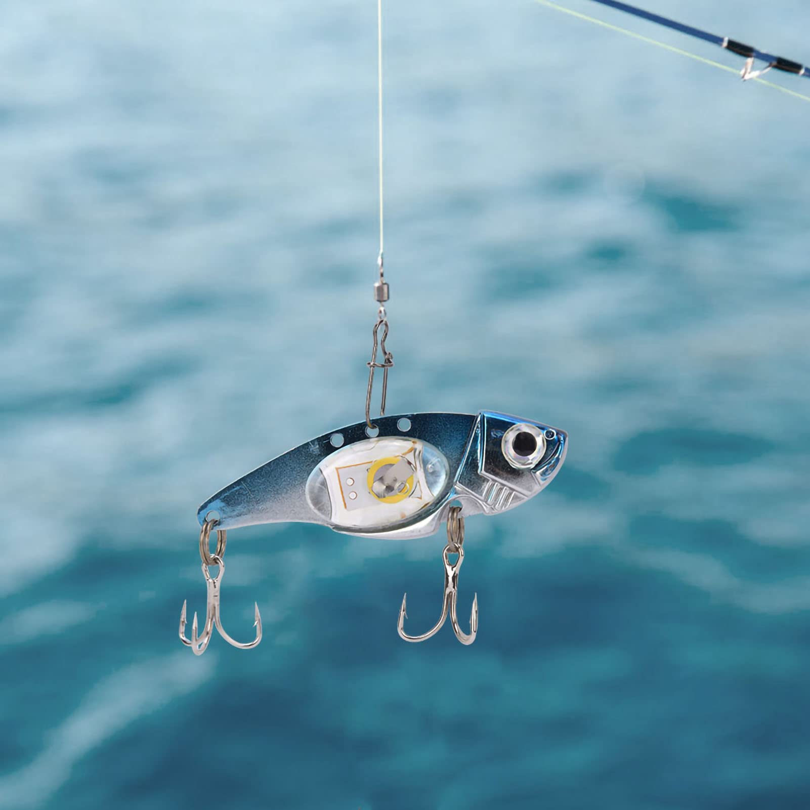Plplaaoo realistic lure appearance with lifelike shape in water