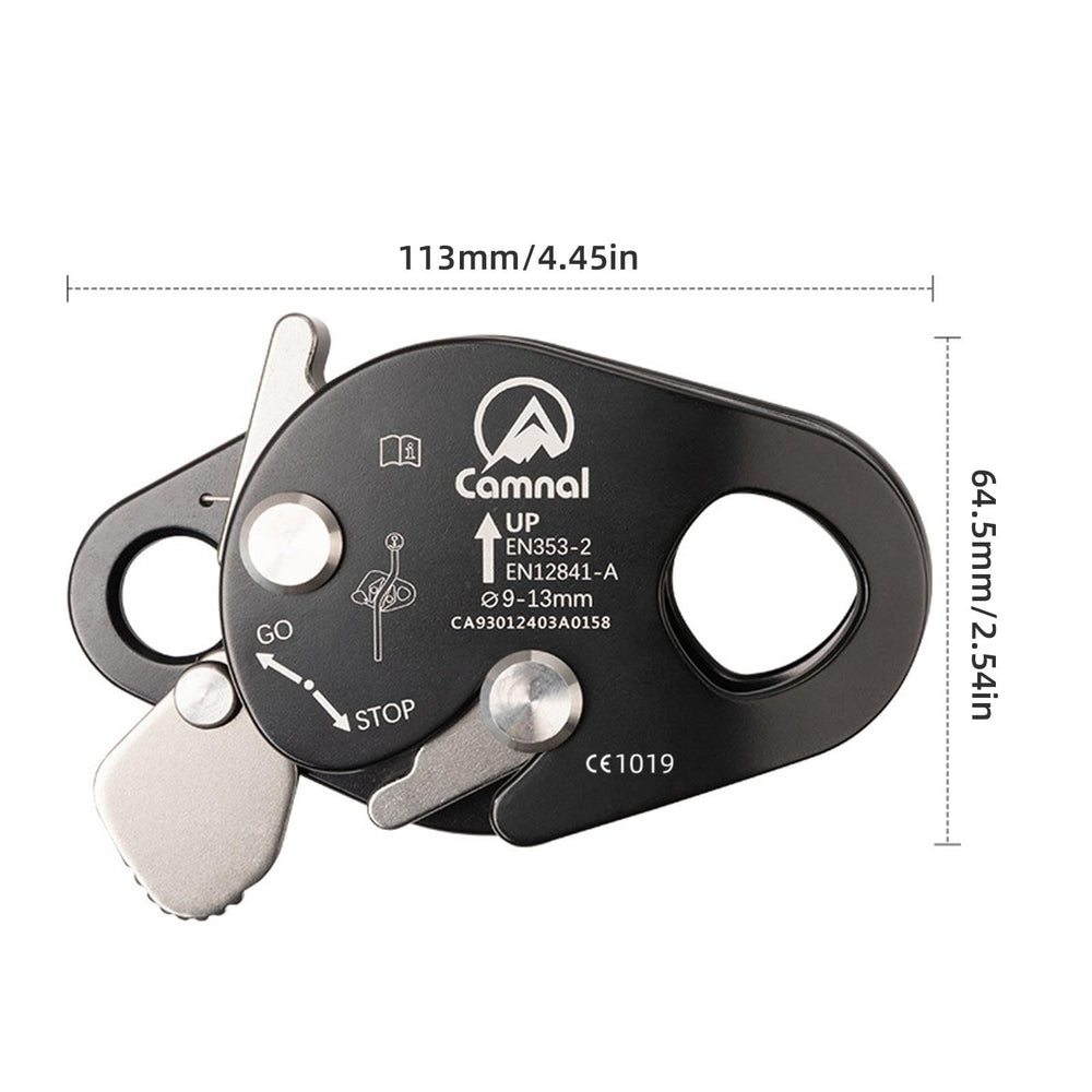 plplaaoo easy-release mechanism in hand demonstrating quick rope disengagement.