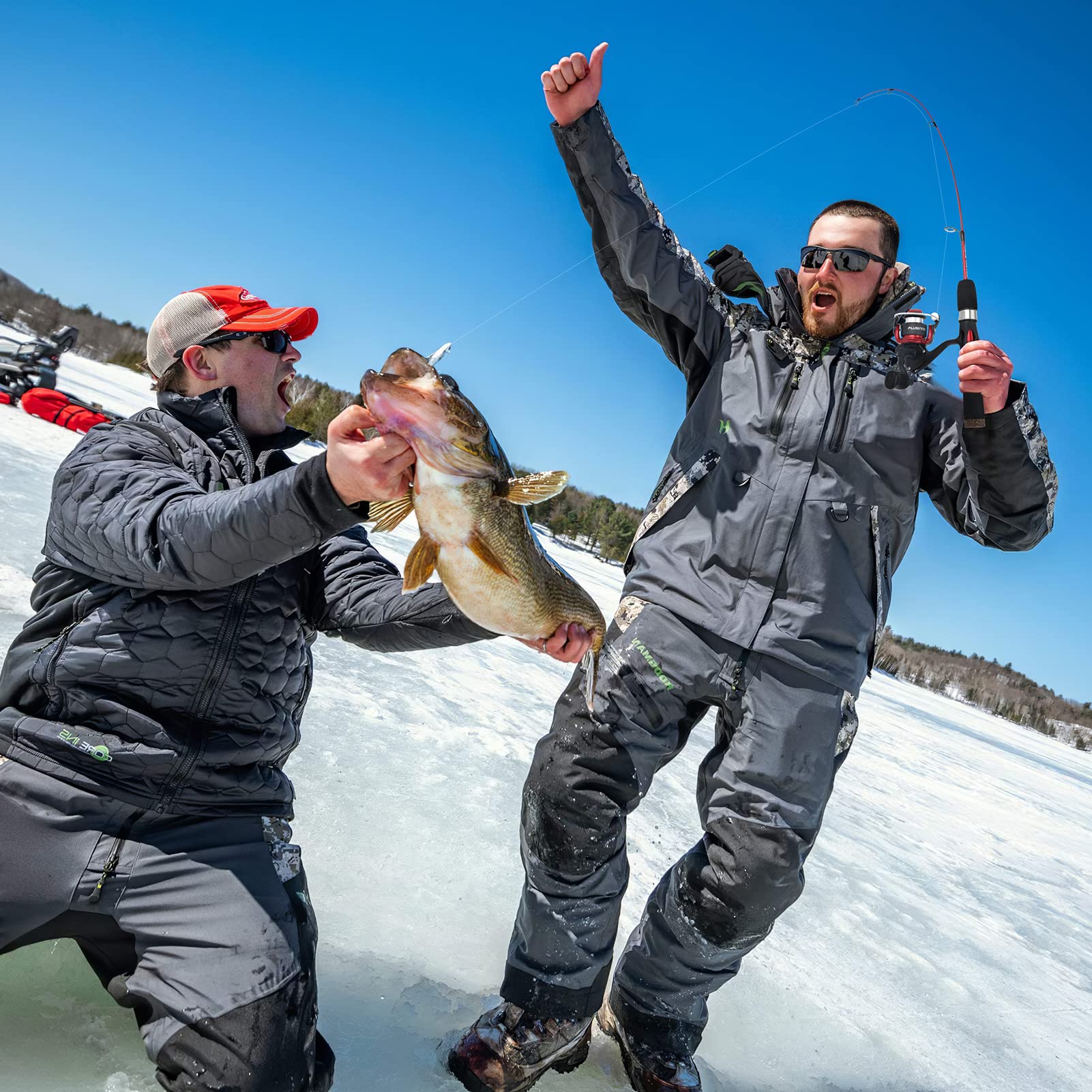 PLUSINNO ultra-light spinning reel with aluminum body for harsh winter durability.