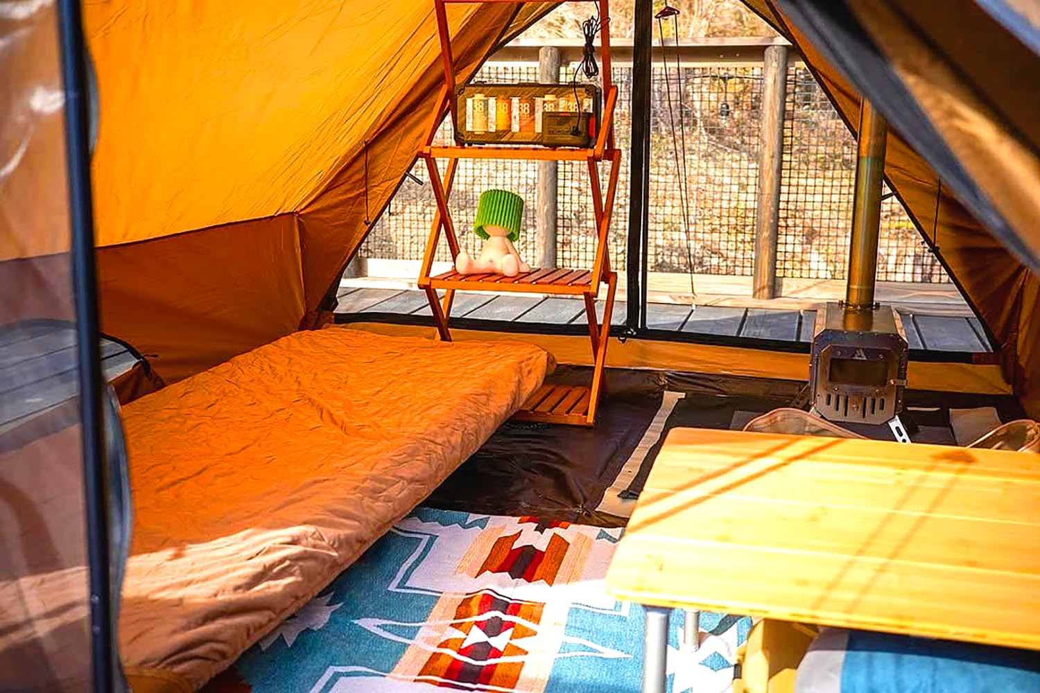 POMOLY CHALET 70 PRO dimension footprint shows compact yet roomy footprint