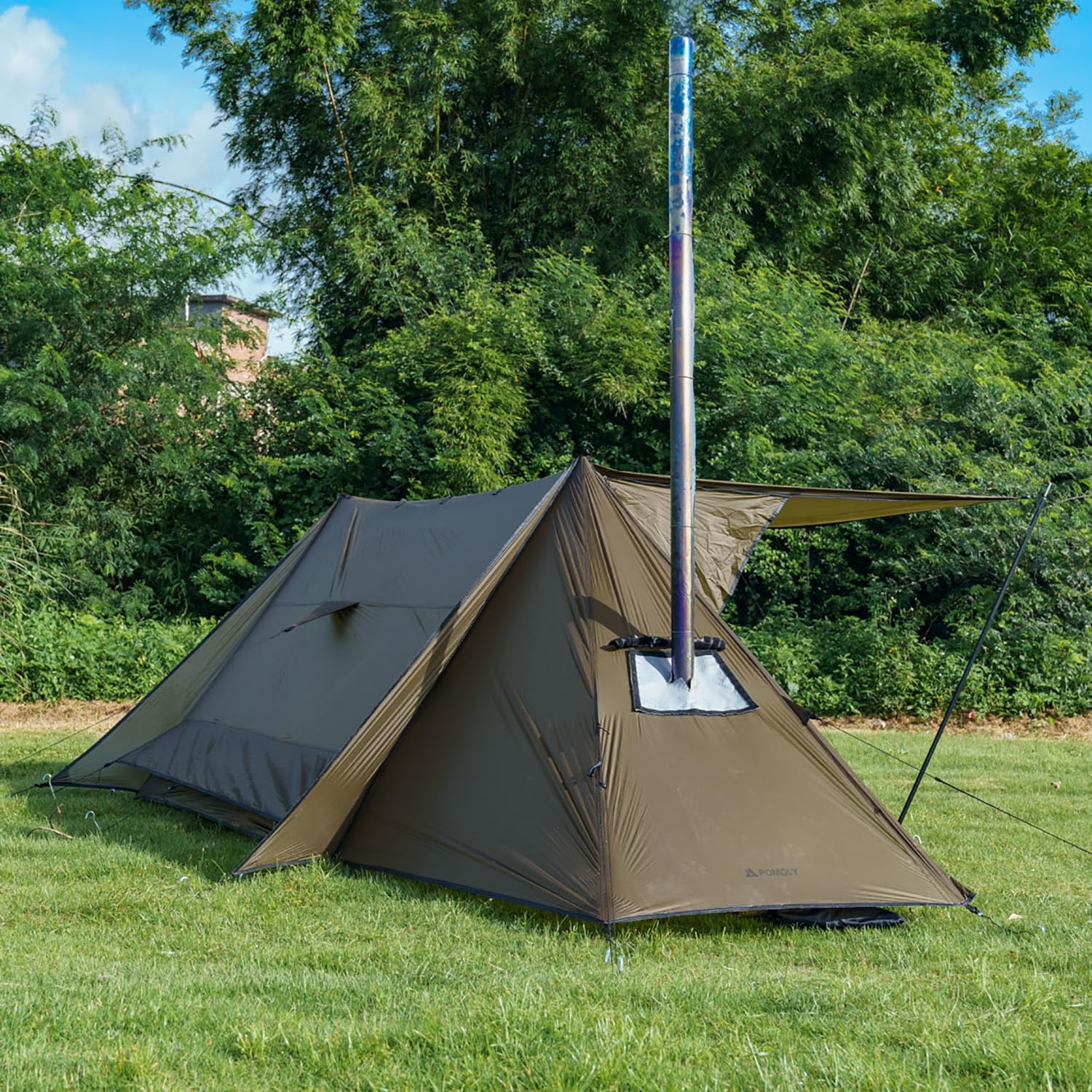 Pomoly STOVEHUT four-pole frame ensures stable setup on uneven ground