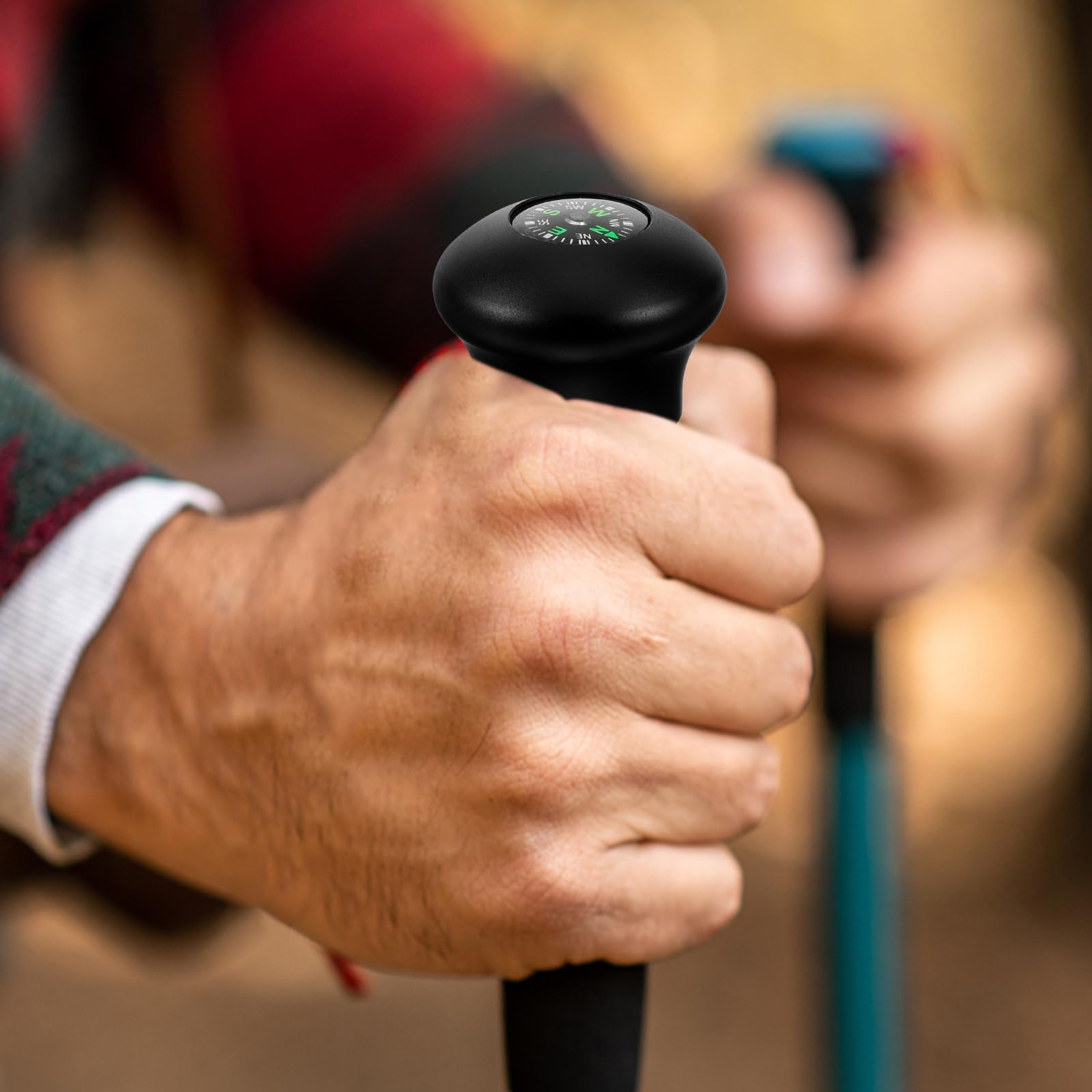 POPETPOP all-in-one-pole accessory enhances navigation and grip.
