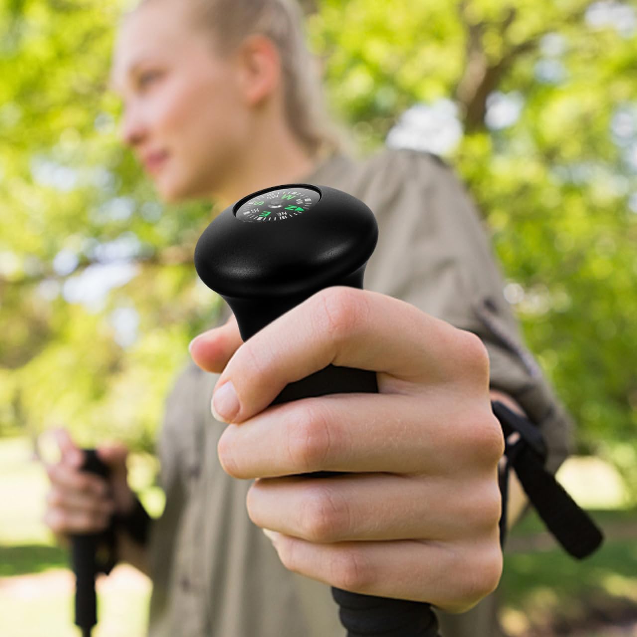 POPETPOP outdoor-use design suits hiking and camping scenarios.