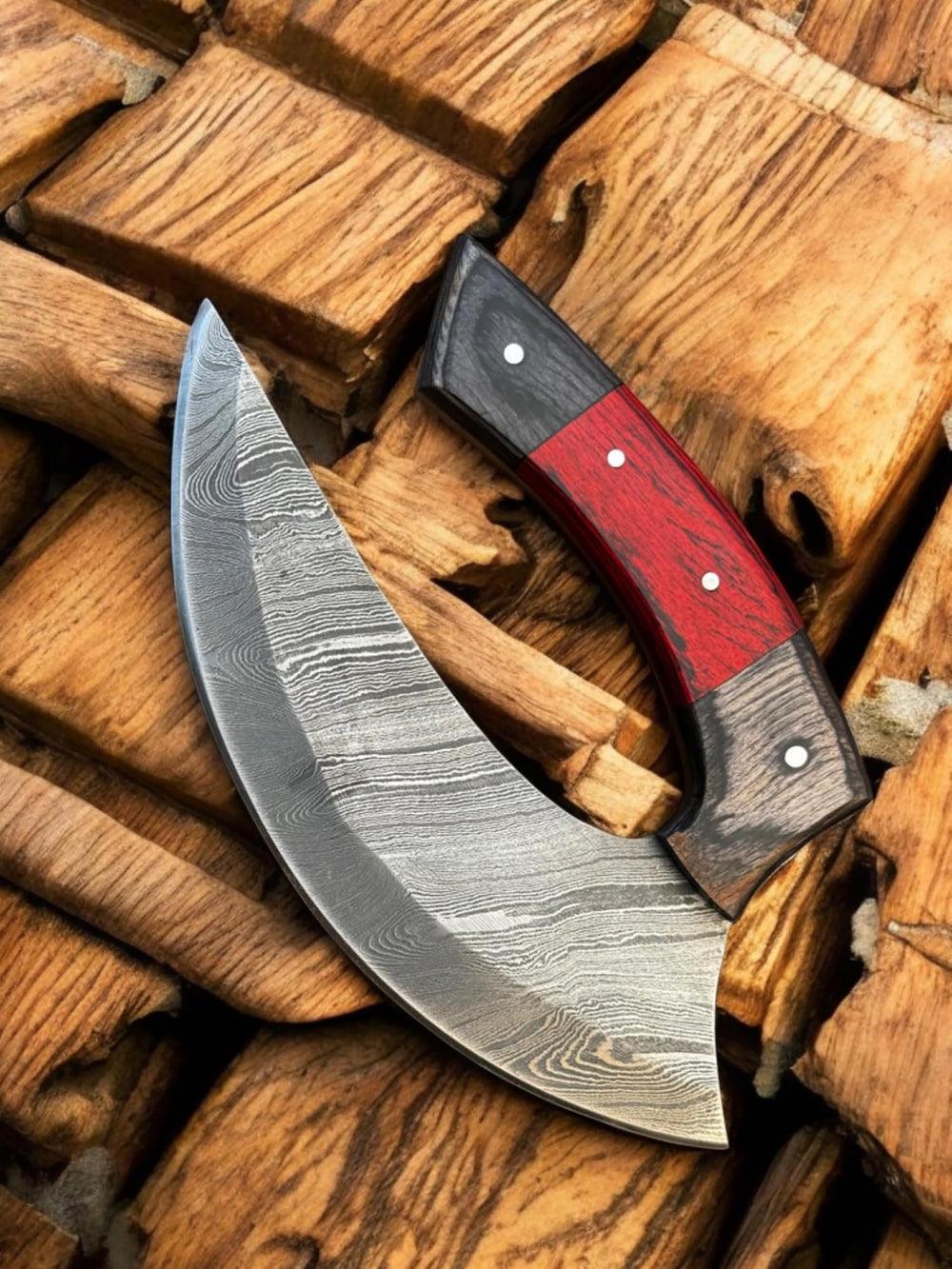 Poshland TTC-111 Damascus ULU wood-handle detail highlights ergonomic grip.