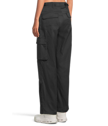 Prana Stretch Zion Cargo Pants – knee reinforcement and durable fabric for outdoor adventures.