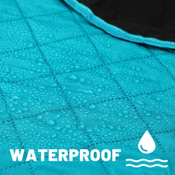 Preboun stadium blanket interior features soft fleece for cozy warmth.