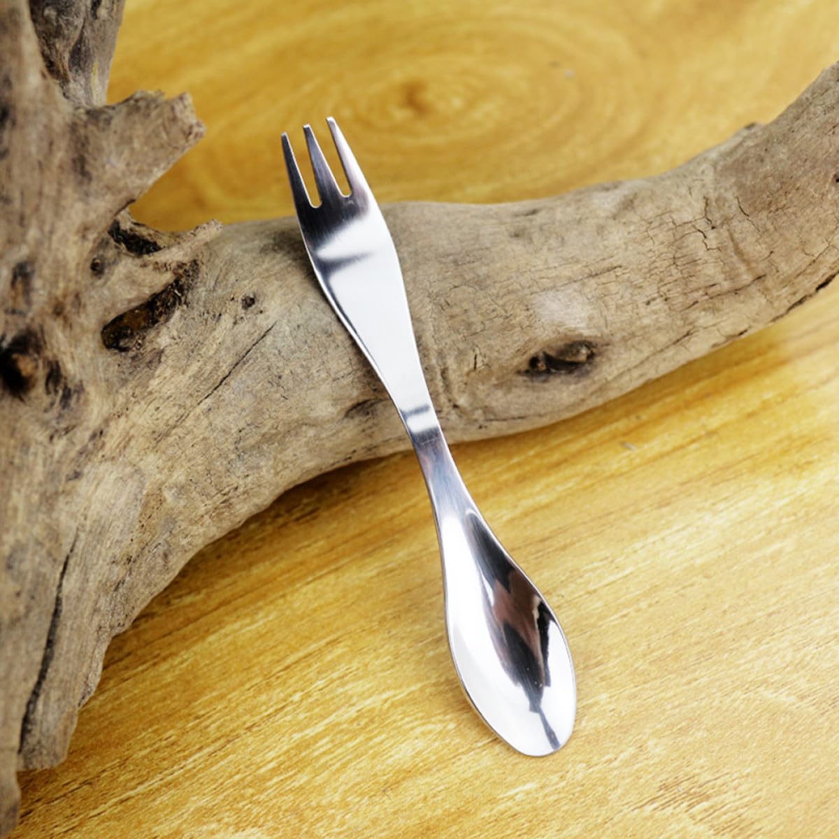 Easy to clean PRETYZOOM spork and spoon after meals outdoors.