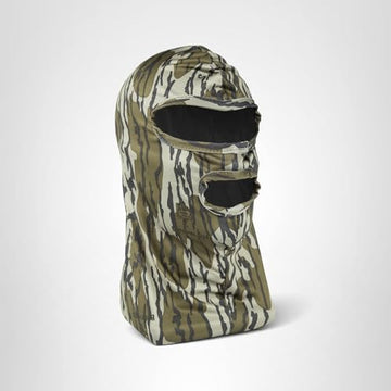 PRIMOS hunting mask worn by hunter, breathable mesh keeps you cool.