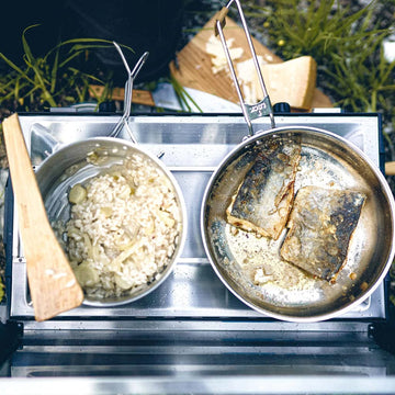 Primus Campfire Cookset large foldaway handles for easy packing.