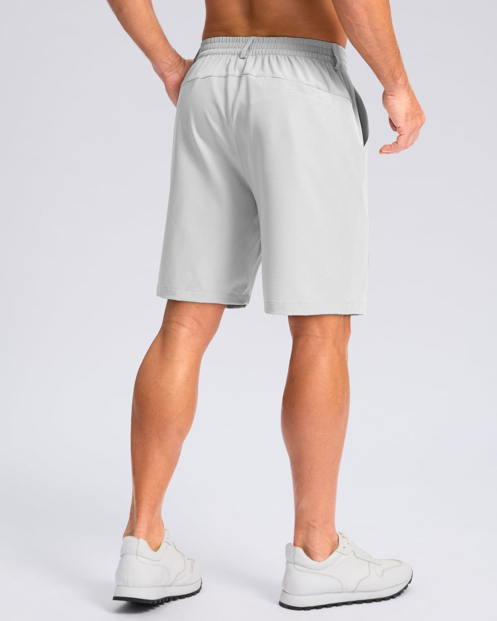 Pudolla shorts show 3 pockets, ideal for gloves and golf balls.