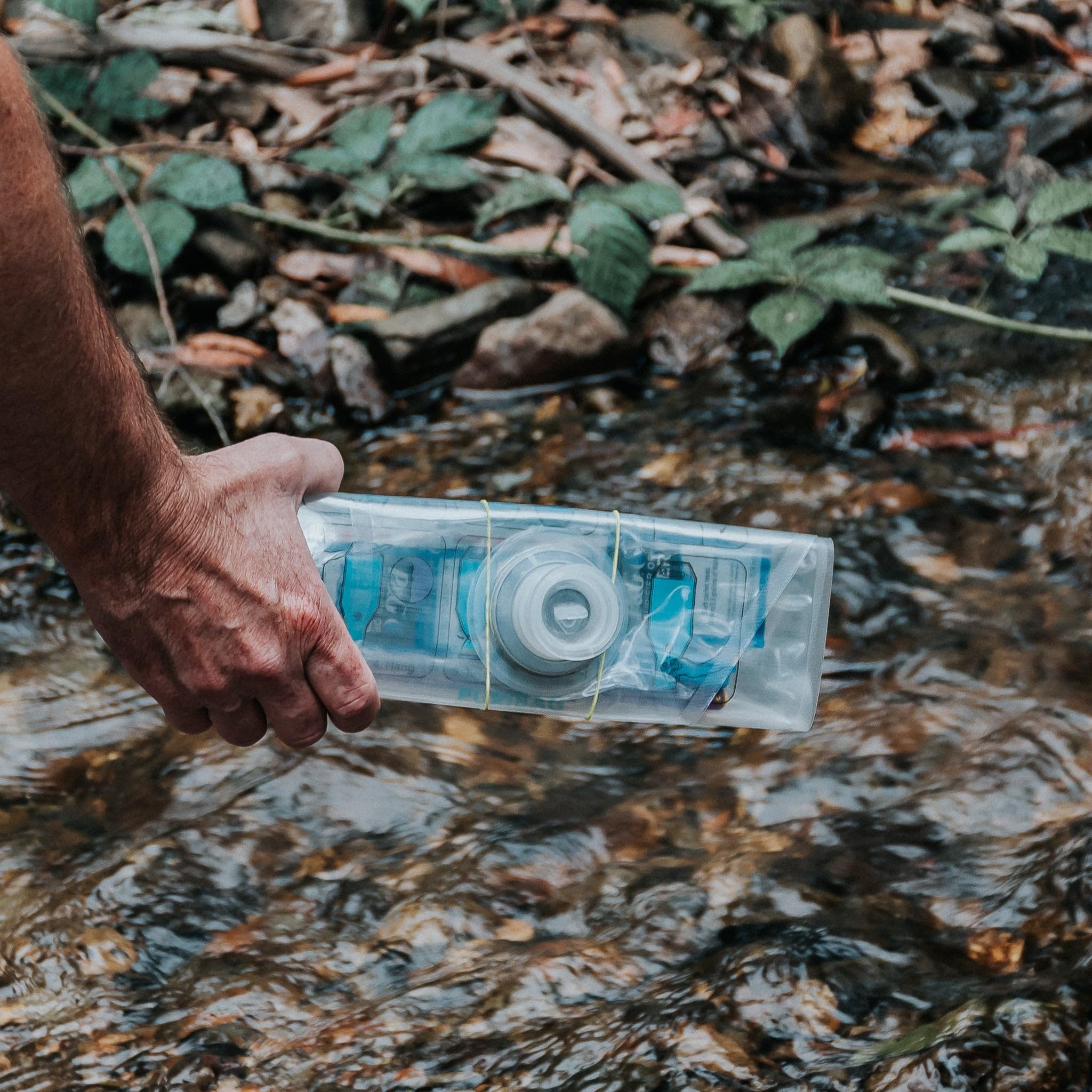 Puribag shake-and-wait purification; simple five-minute shake for clearer water