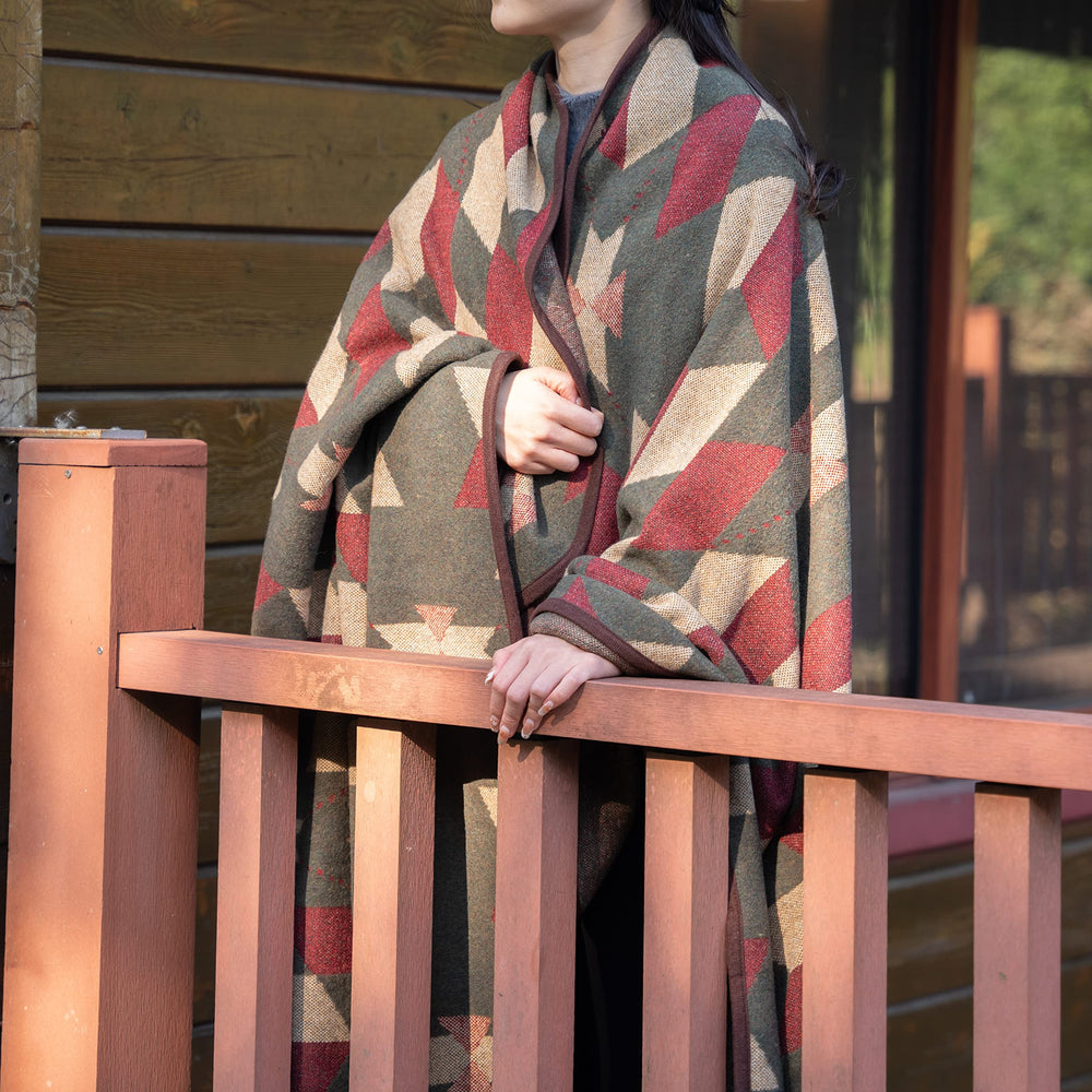 PuTian Merino Wool Blanket christmas-colors adds festive style and warmth.