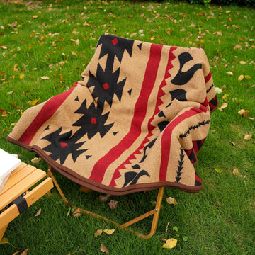 PuTian Merino Wool Blanket warmth close-up highlights plush fibers for cozy evenings.
