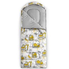 QOOMO sleeping bag hood drawn tight for cold nights on outdoor trips