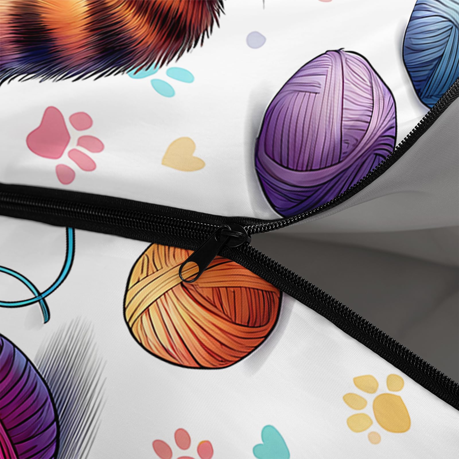 QOOMO Kawaii Cat sleeping bag warmth range supports three-season outdoor adventures.