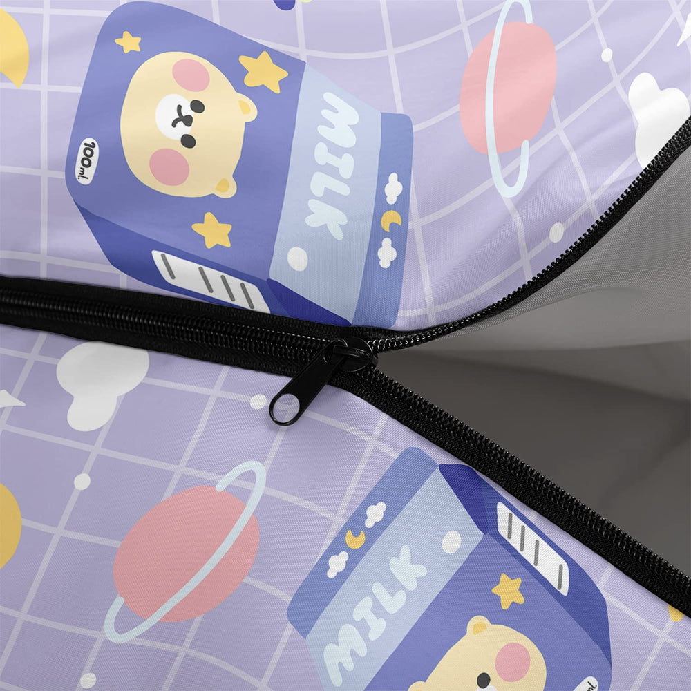 QOOMO Kawaii sleeping bag outer material closeup shows waterproof fabric.
