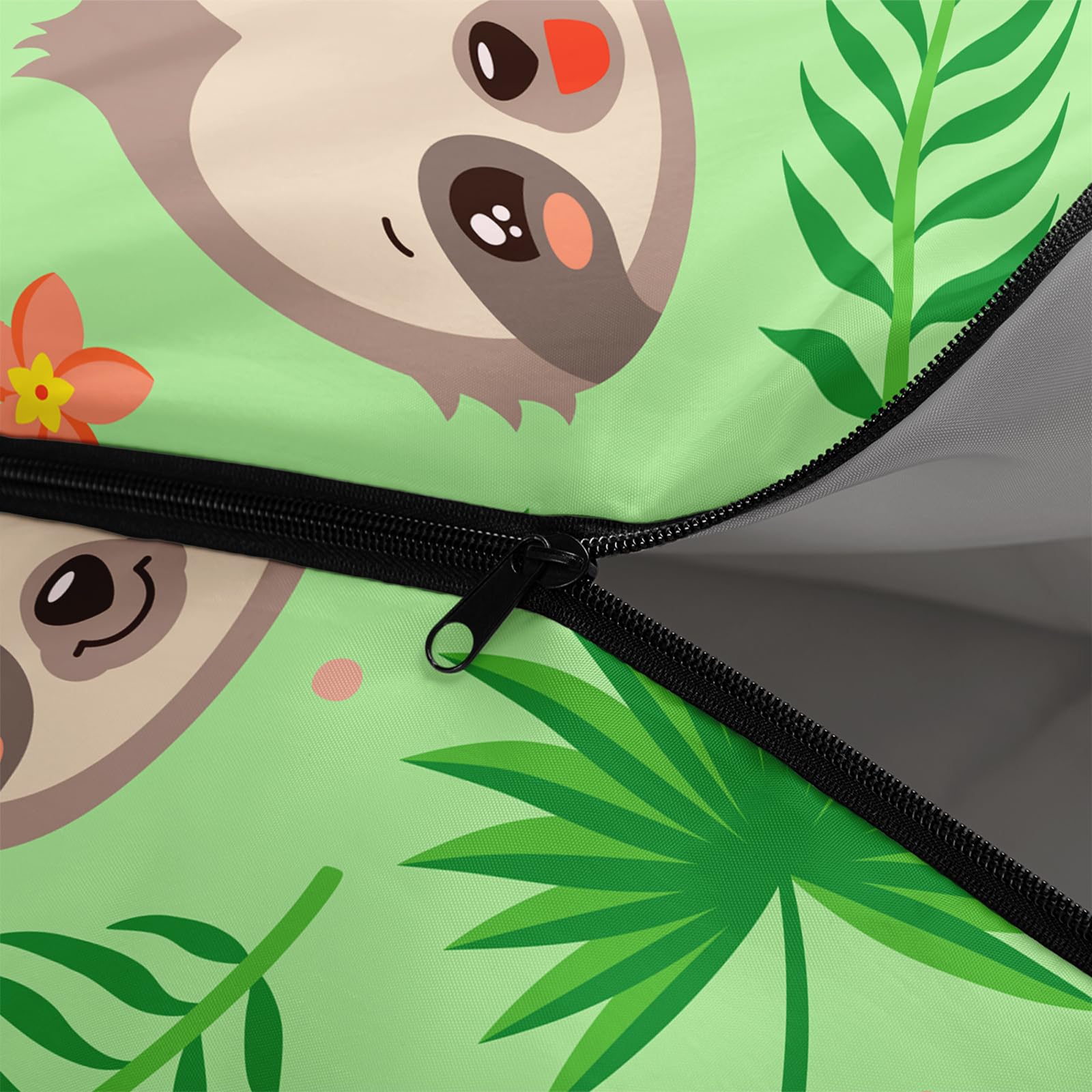 QOOMO outer fabric is waterproof and breathable for damp outdoor conditions.