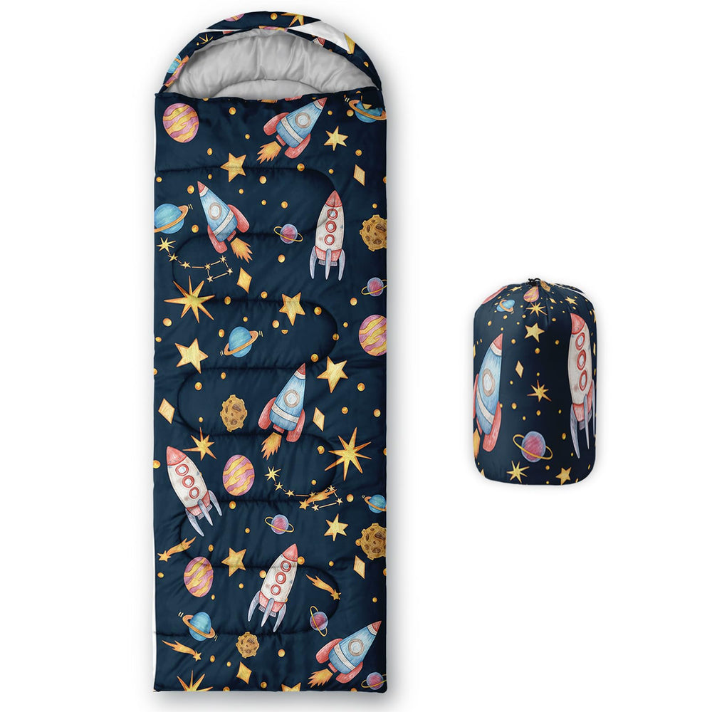 QOOMO Planet sleeping bag outer fabric keeps you dry on damp camping nights