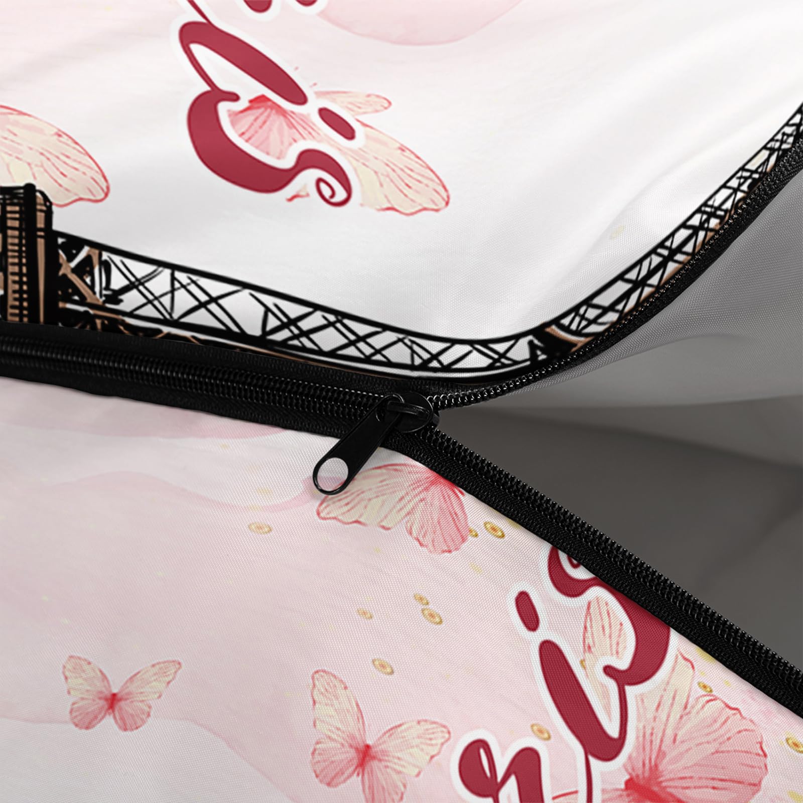 QOOMO sleeping bag drawstring hood detail for snug warmth