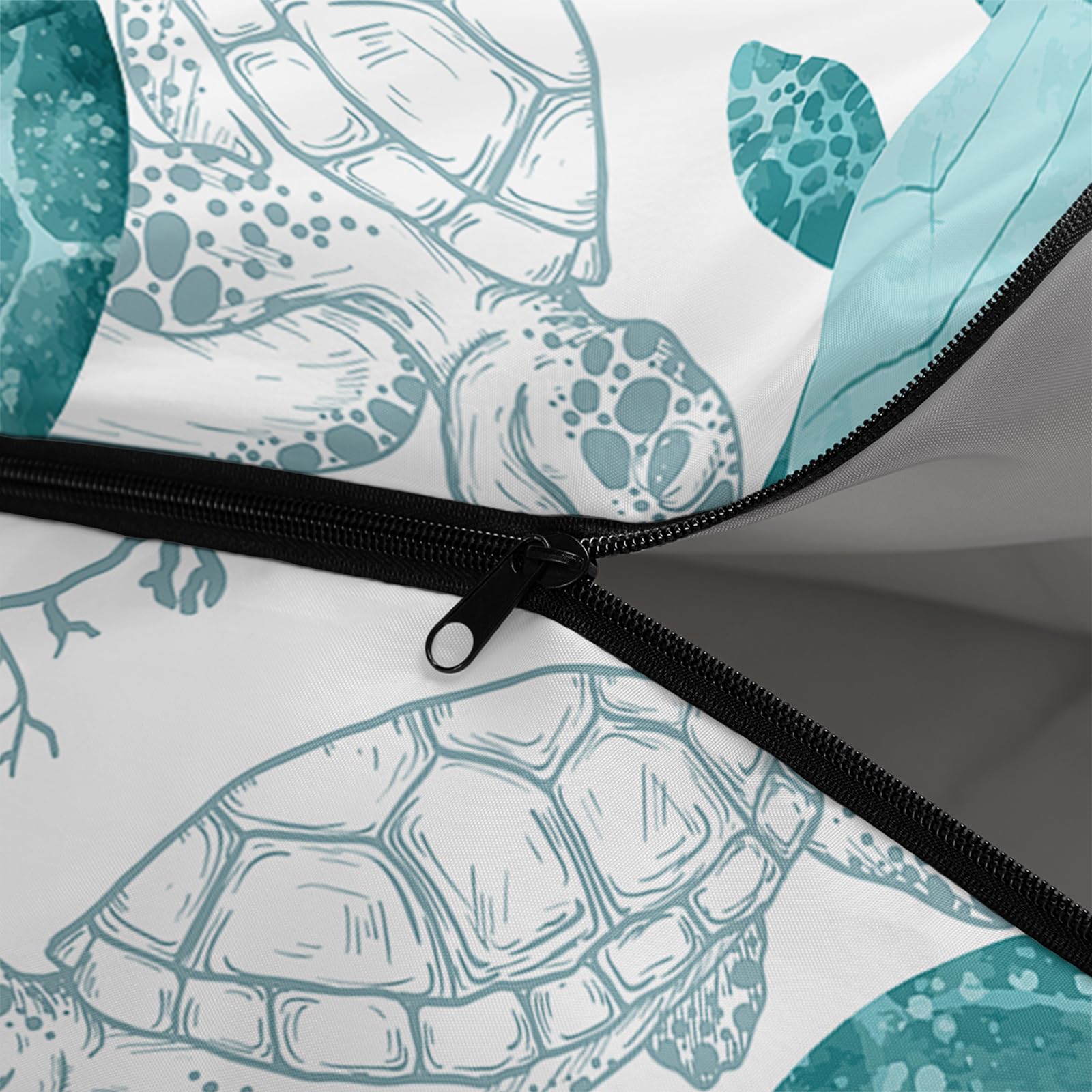 QOOMO Turtles lining uses soft 190T pongee for comfortable skin feel.