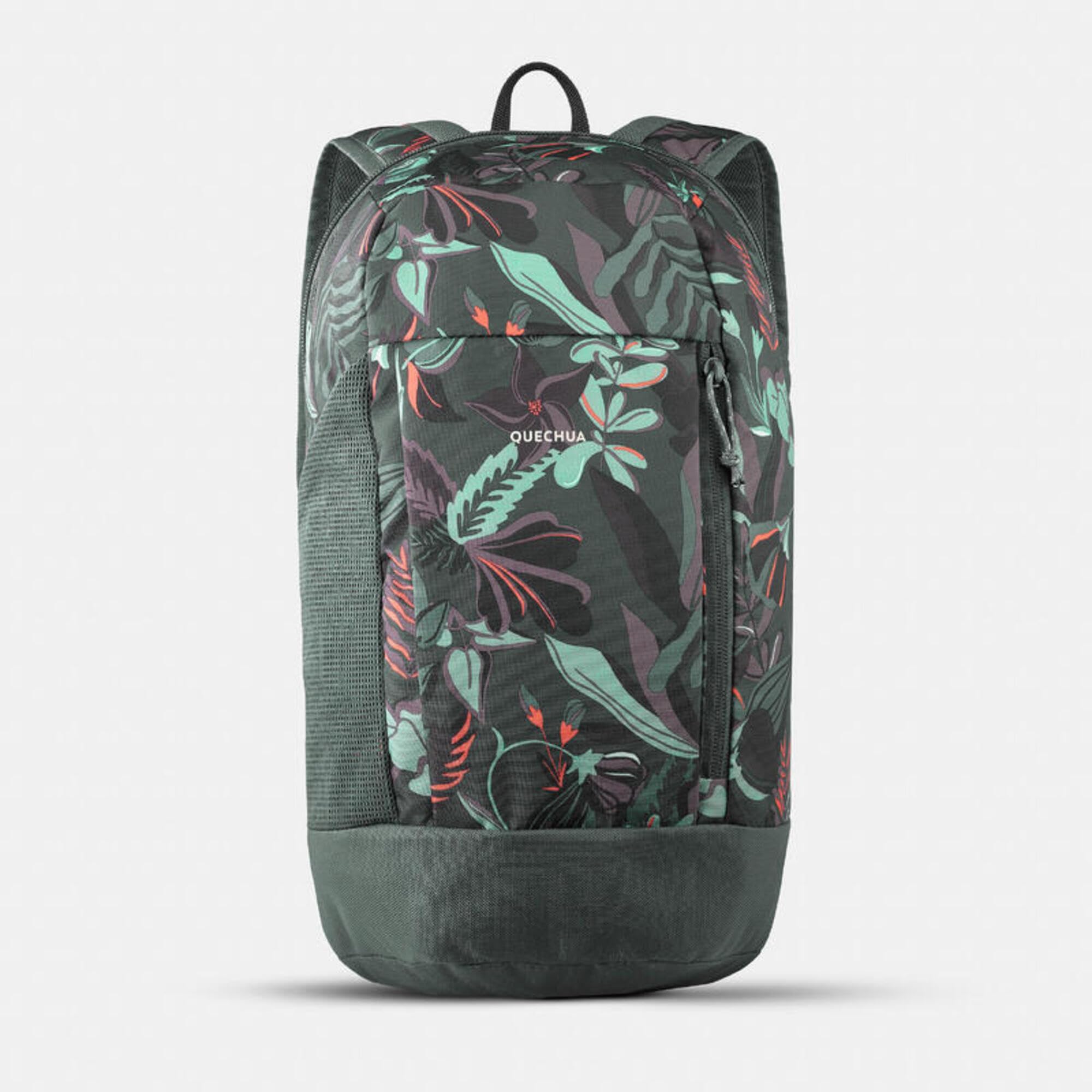 Quechua NH100 main compartment zipper, secure storage during active days