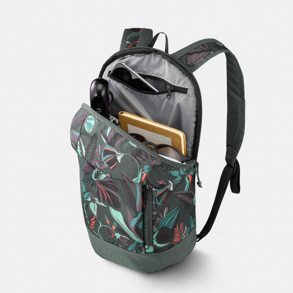 Quechua NH100 mesh side pocket holds a 1L water bottle