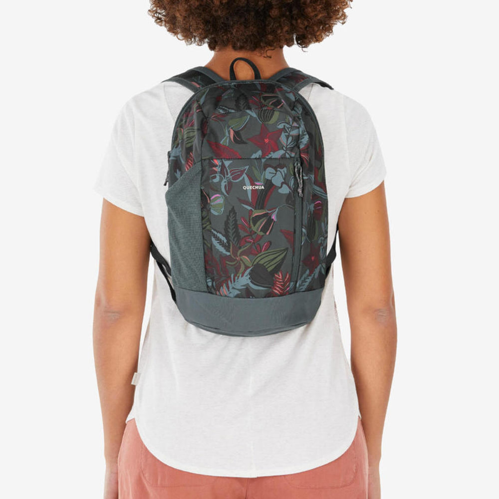 Quechua NH100 side pocket with water bottle, convenient hydration on the go