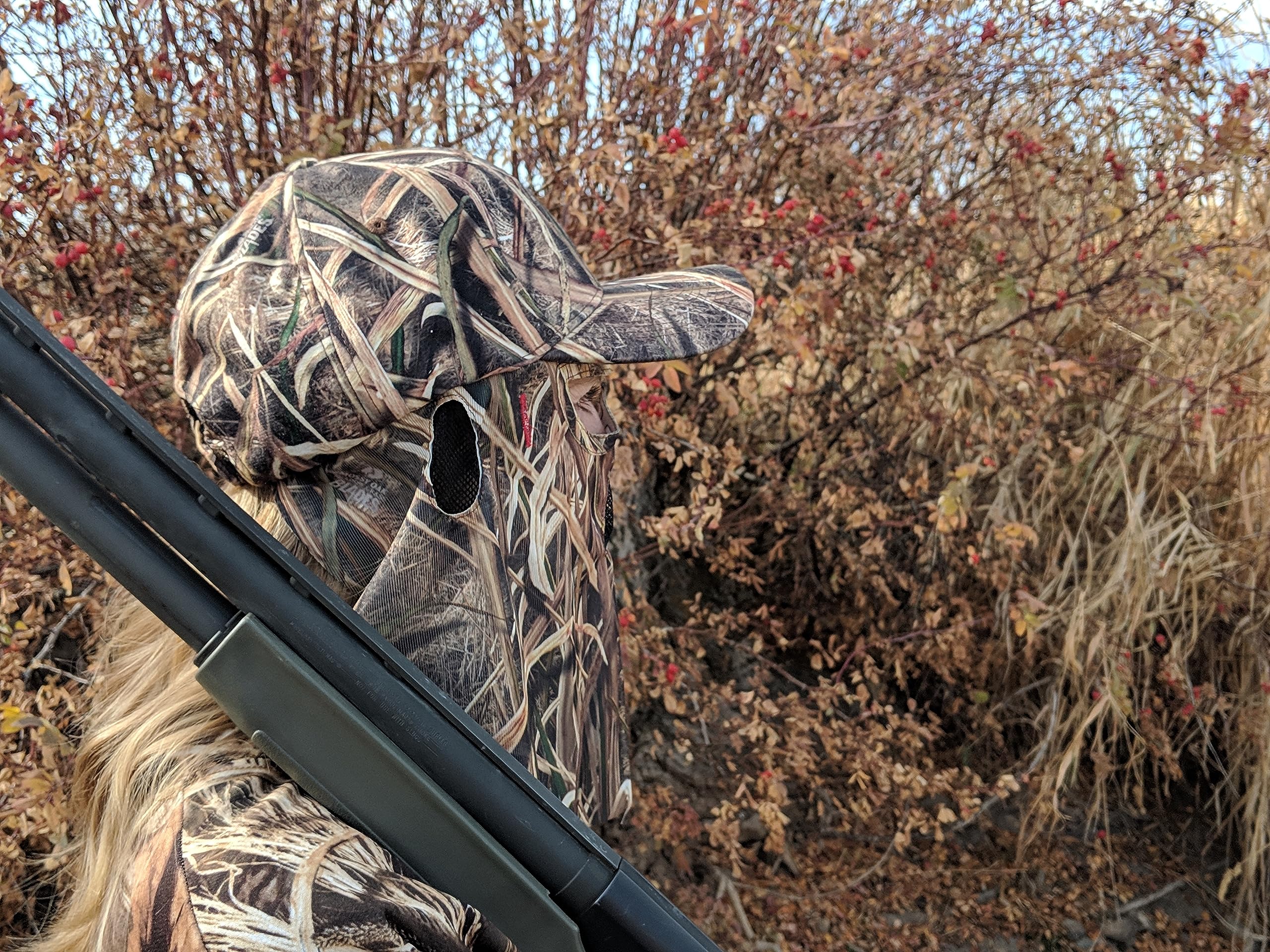 QuikCamo adjustable Velcro closure offers a secure, customizable fit