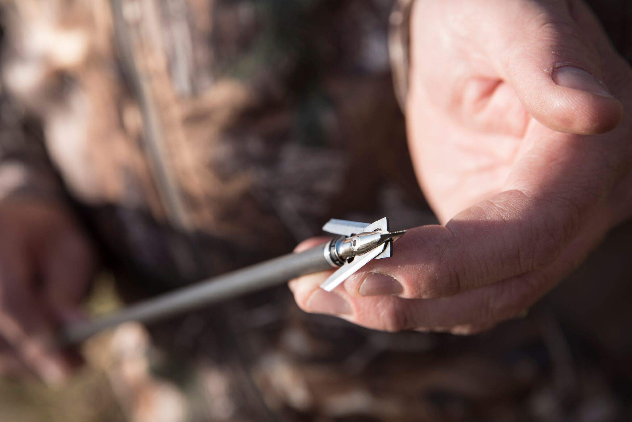 RAGE Hypodermic Shock Collar Technology demonstrates blade retention