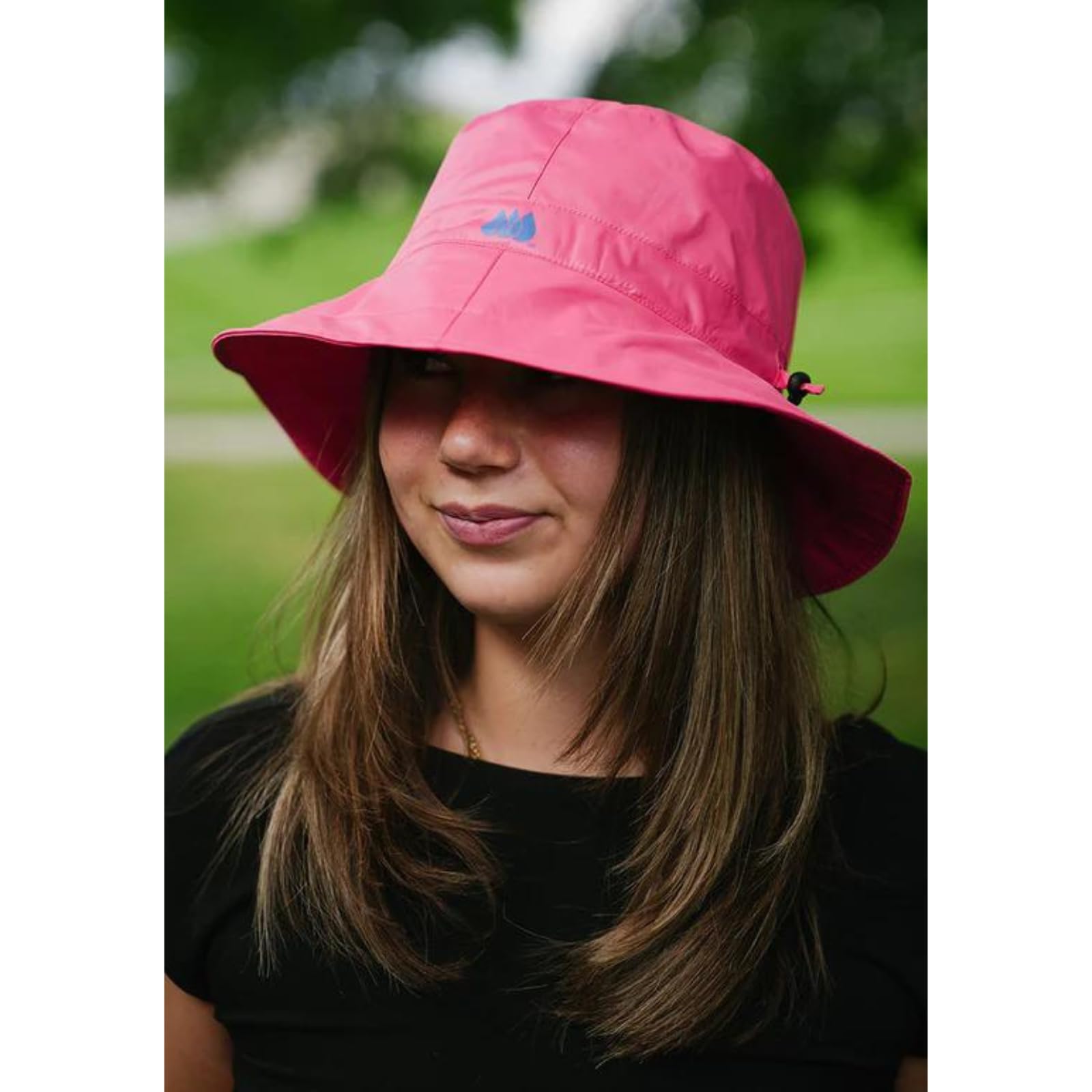 Rainraps Rain Cap with a water-repellent wide brim for sun and rain protection on the go