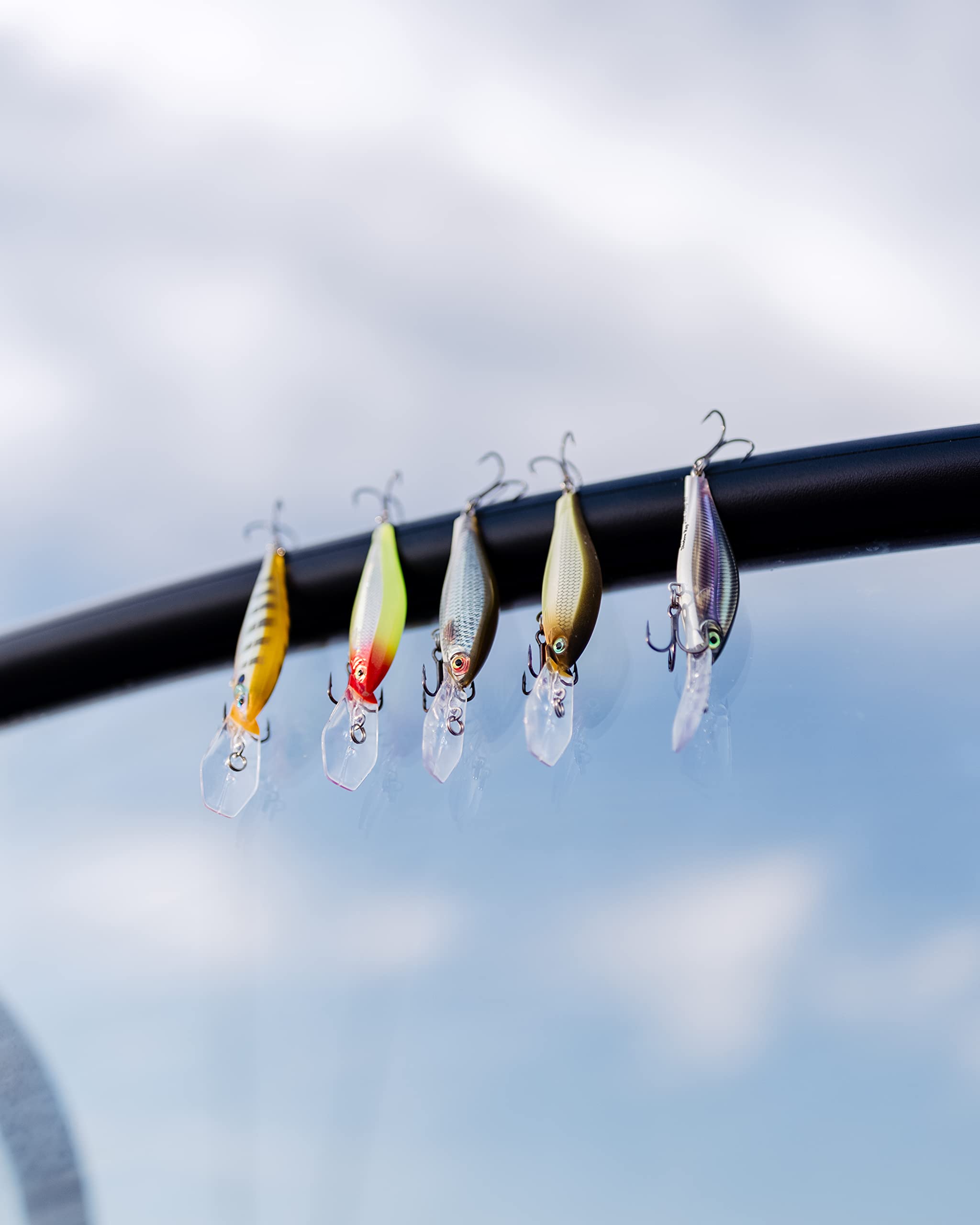 Jack Deep color pattern enhances lifelike minnow presentation.