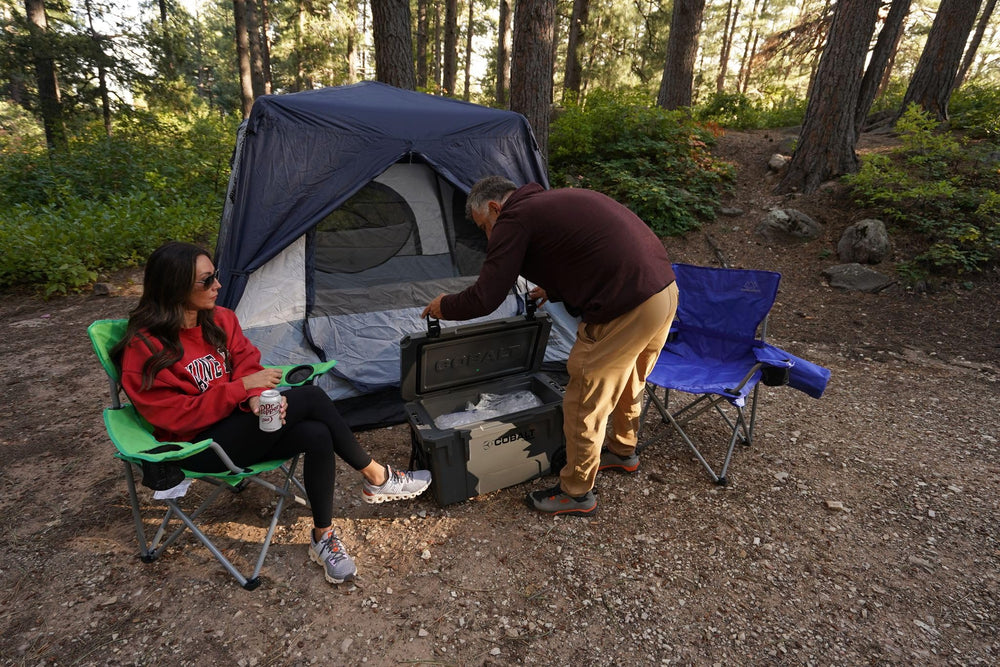 RAPIDSHELTER Caddis Rapid4 ventilation windows promote airflow for a cooler night.