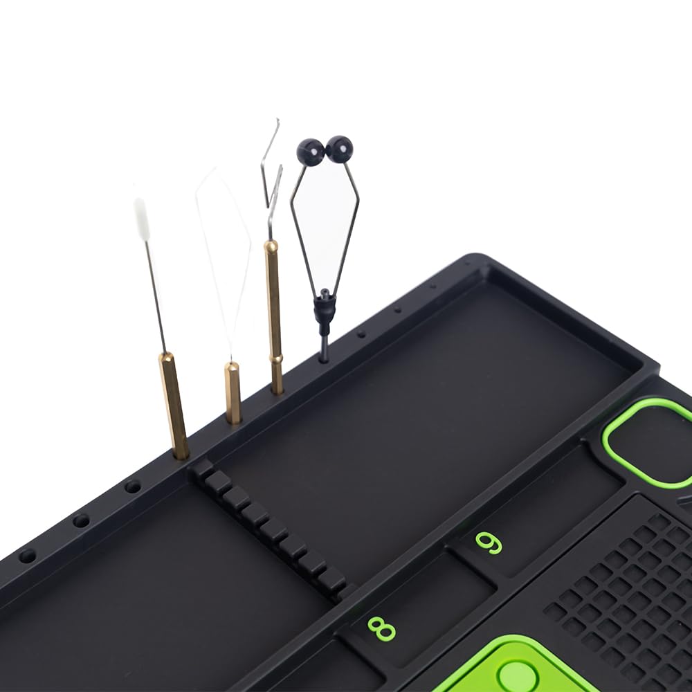Raprance Compact Workstation Setup demonstrates a space‑saving fly‑tying solution.