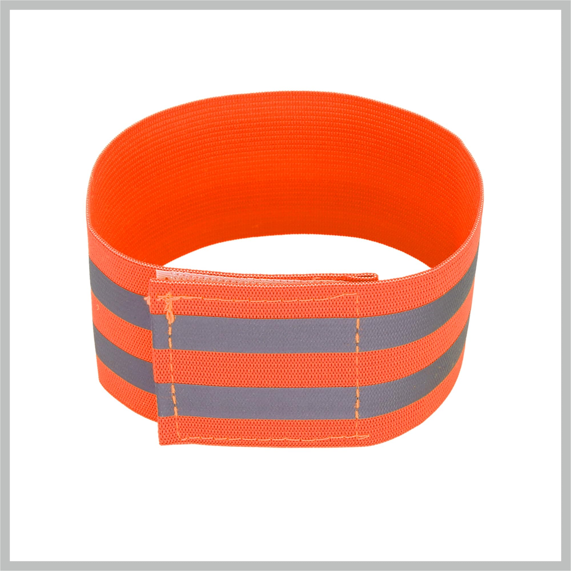 RATCHROLL night cycling armband helps drivers notice you from afar.