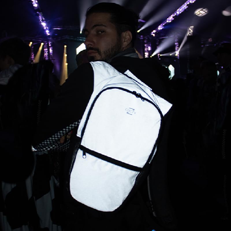 Raverunner Reflective Hydropack night-time reflective panels boost visibility after dark