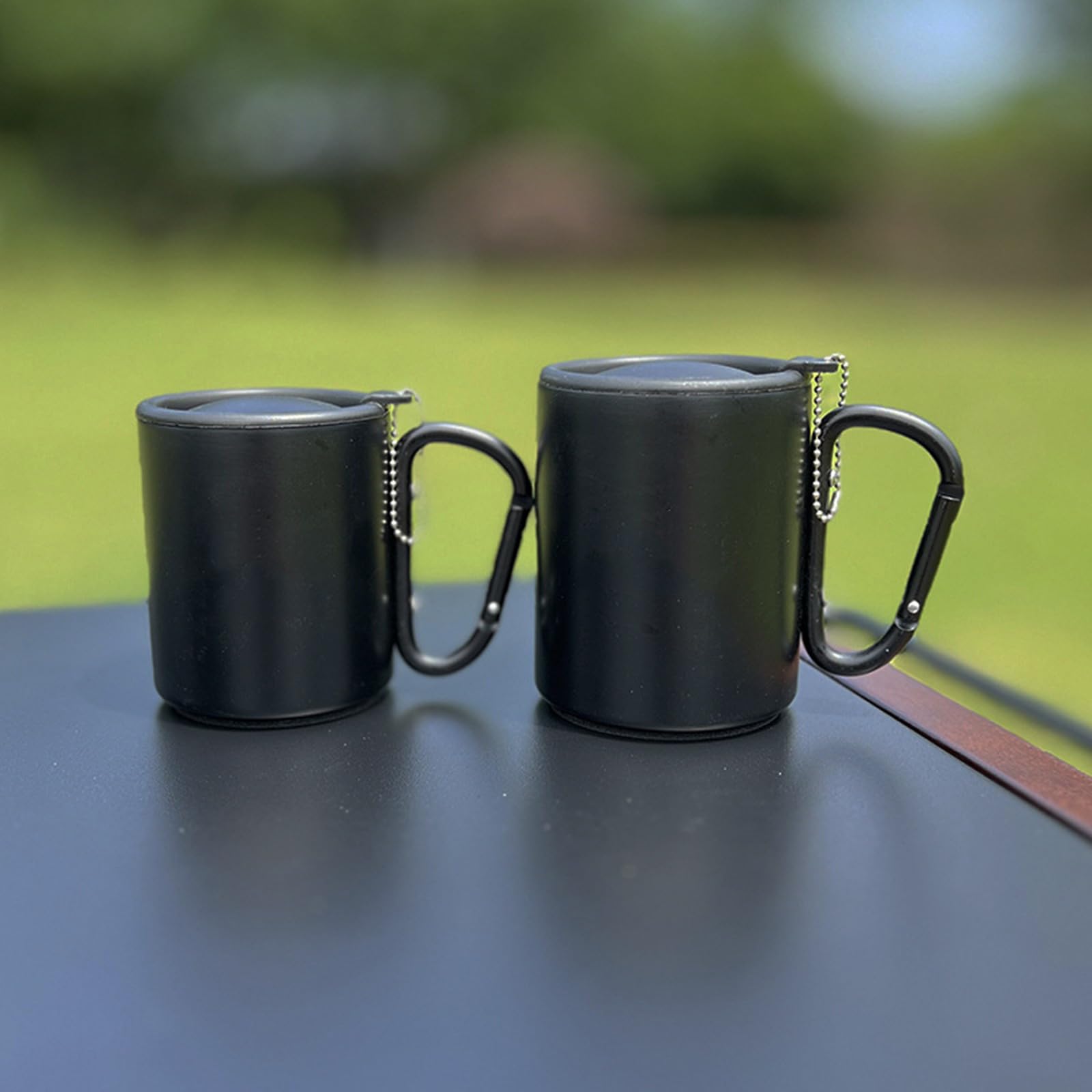 RDTGHY mug showing carabiner clip and leakproof lid for spill prevention