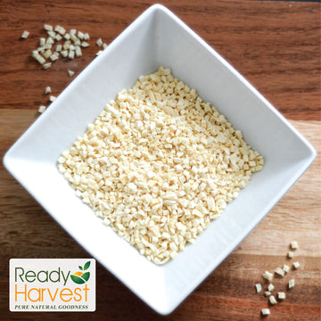 Close-up of Ready Harvest garlic freeze-dried flakes for quick flavor boosts.