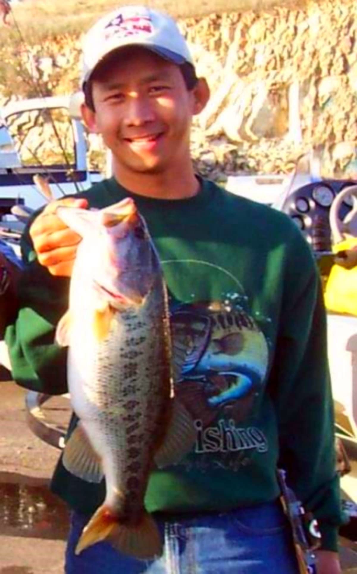 REAL FISH Texas Carolina rig 4-0 hook in use for versatile setups