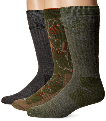 Realtree men's gift-box casual socks in green for outdoor comfort and warmth