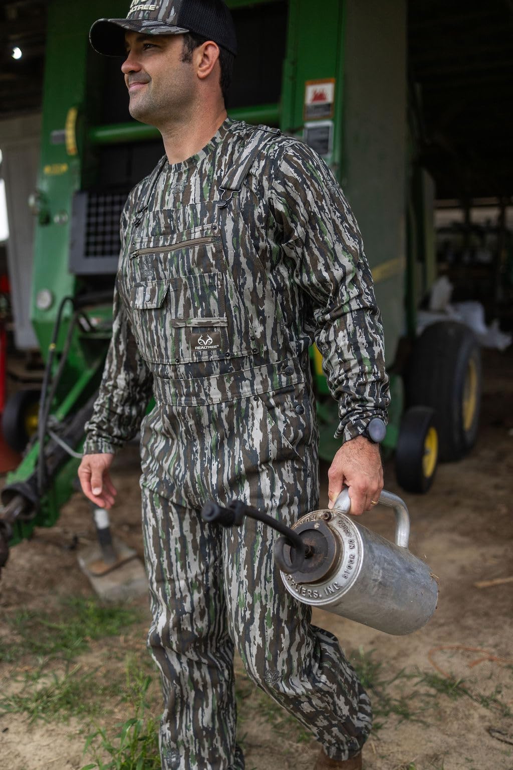 Realtree original camo patterns showcase authentic outdoor styling.