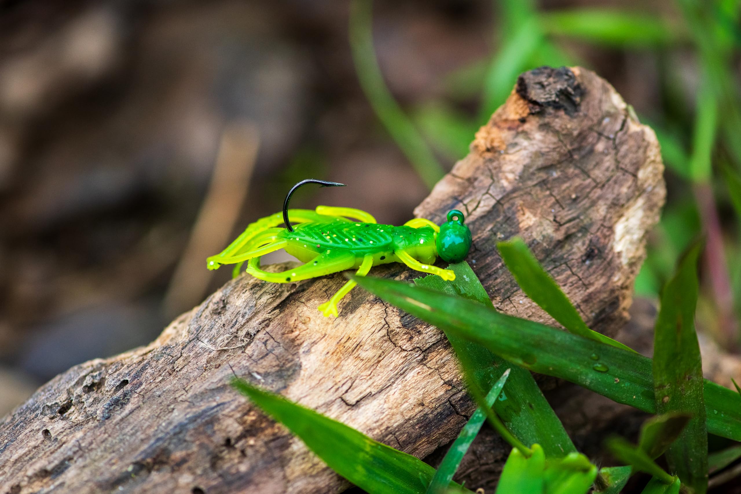 Rebel LIVEFLEX Hopper floating design creates natural presentation.