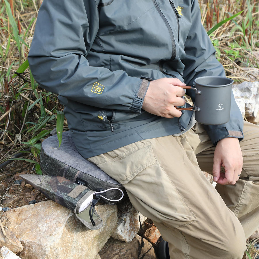 REDCAMP camouflage heated seat pad enhances concealment during outdoor activities